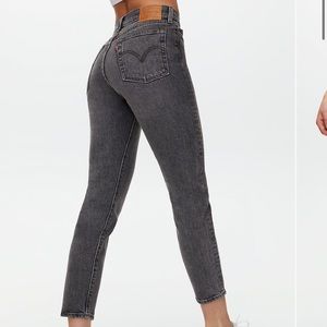 Levi wedgie icon in “better weathered”